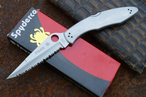 Складной нож Spyderco Police Full Serrated Edge фото 5 Складной нож Spyderco Police Full Serrated Edge фото 5